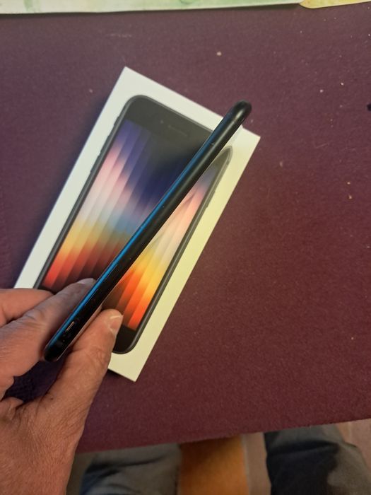 IPHONE SE 2020 64GB em bom estado e BOM PREÇO