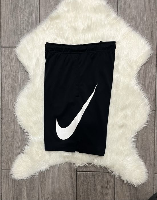 Оригінальні чоловічі шорти Nike