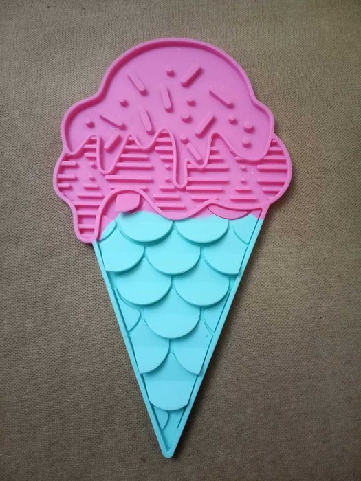 Коврик для облизування на присосках у формі морозива для собак. НОВИЙ.