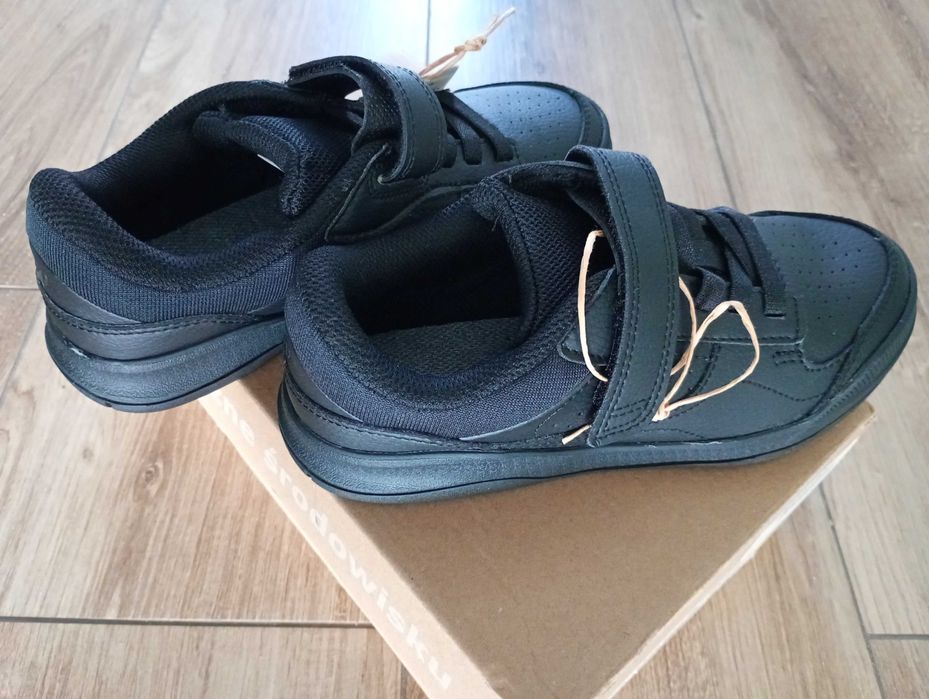 Czarne sneakersy 34