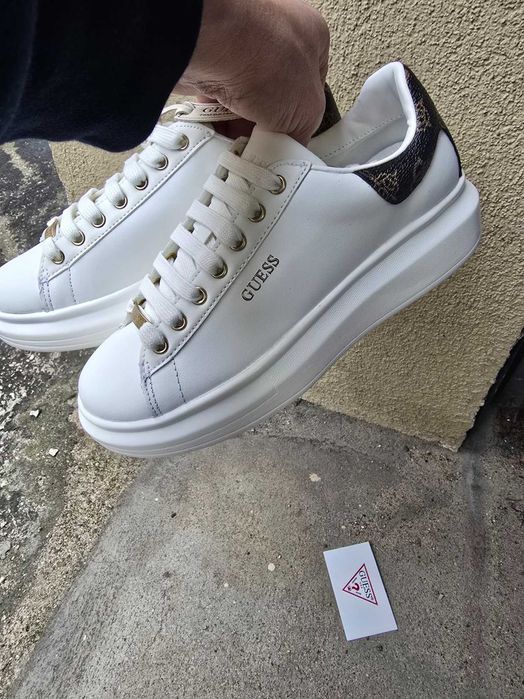Buty damskie Sneakersy białe skórzane GUESS   R.35 GU23E