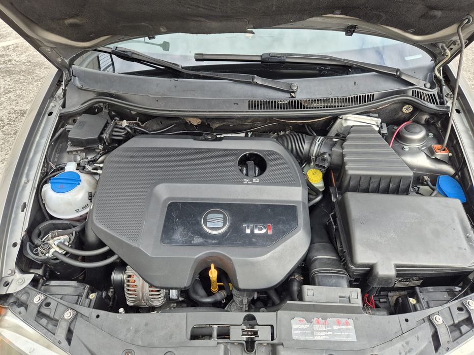 Seat ibiza 6L PD130 5 lugares