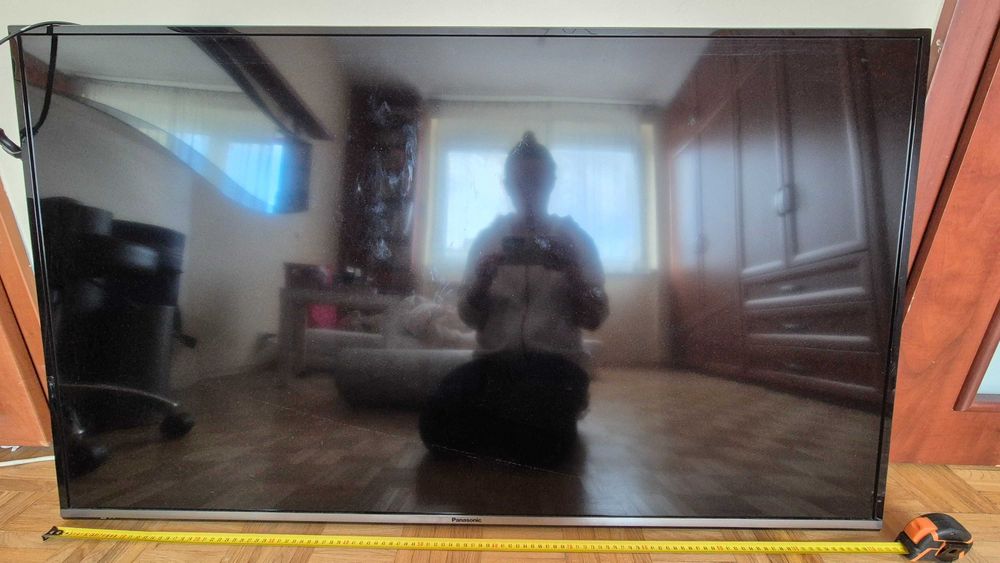 TV Panasonic VIERA 50'', montowanie na ścianie