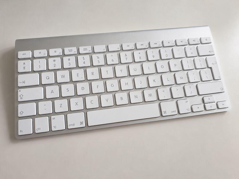 Apple Wireless Keyboard Teclado Original PT/PT — Novo na Caixa