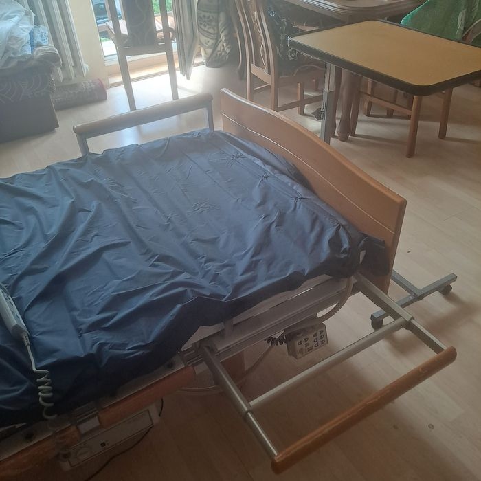 Łóżko rehabilitacyjne + stolik gratis