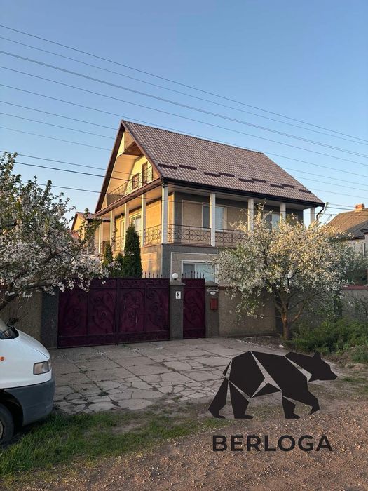 Продаж будинку з ремонтом та меблями з ділянкою 10 соток , м. Кам'янка