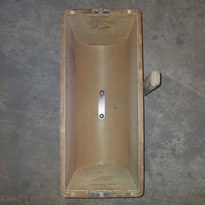 крышка швейной машинки