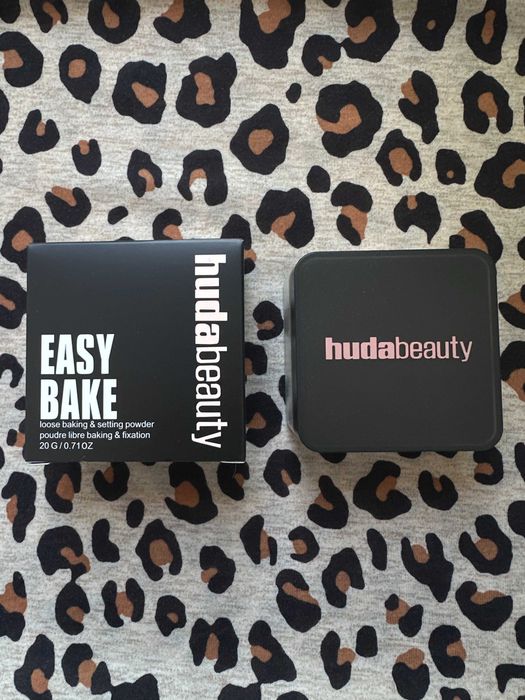 Puder Huda Beauty Pound Cake