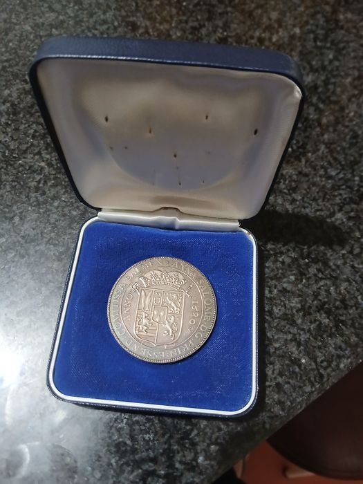 1 Thaler 1680 prata 
Medalha moeda com um peso 28,9grs em prat