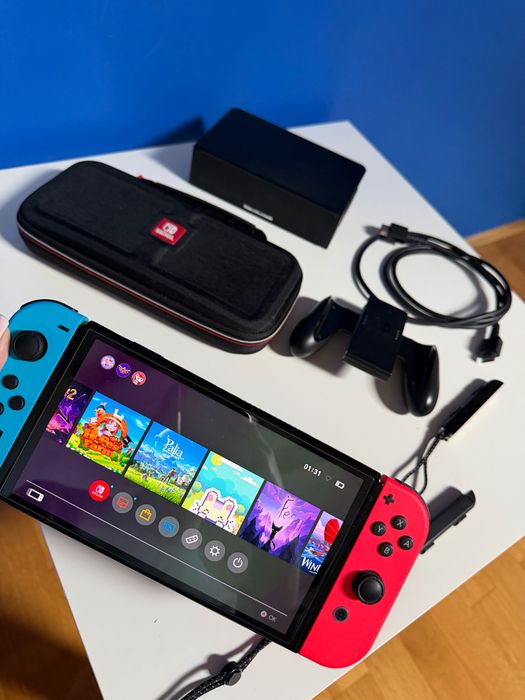 Nintendo Switch Oled + pokrowiec