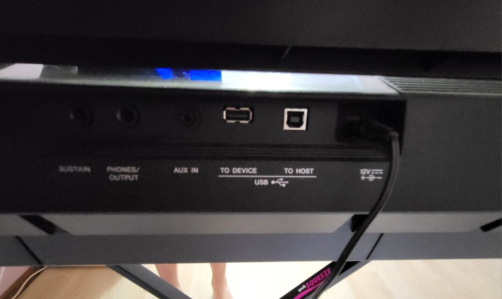 Продам синтезатор YAMAHA PSR E-453