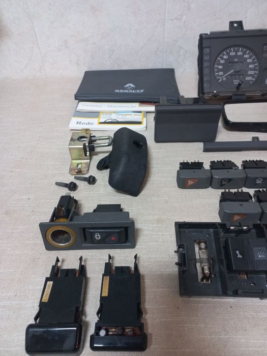 Material Interior/Exterior - Clio 1 (mk1)
