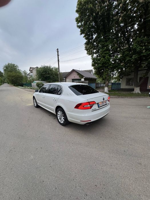Skoda Superb 2014 VIN TMBAB43T3EB301028 фото оголошення 4 з 24