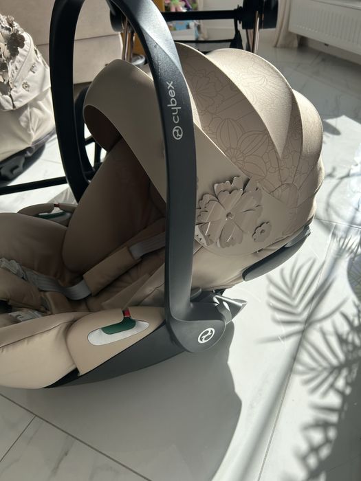 Cybex Priam 4.0 Simply Flowers.