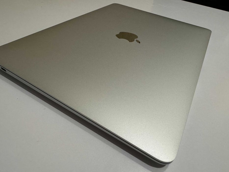 Продам MacBook Air m1