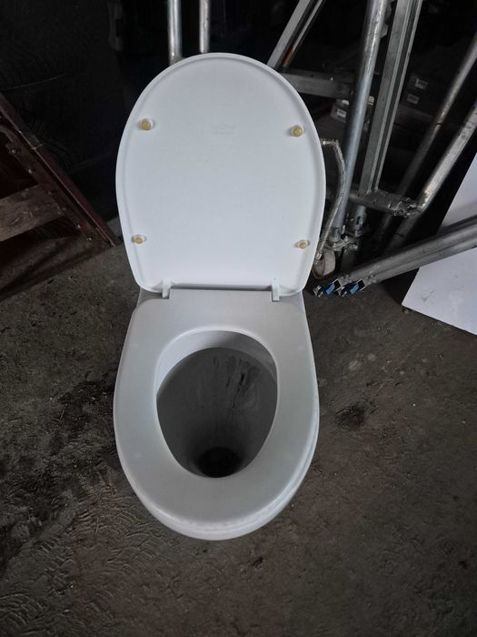 Kompakt wc miska ustepowa stojaca ceramiczna biały