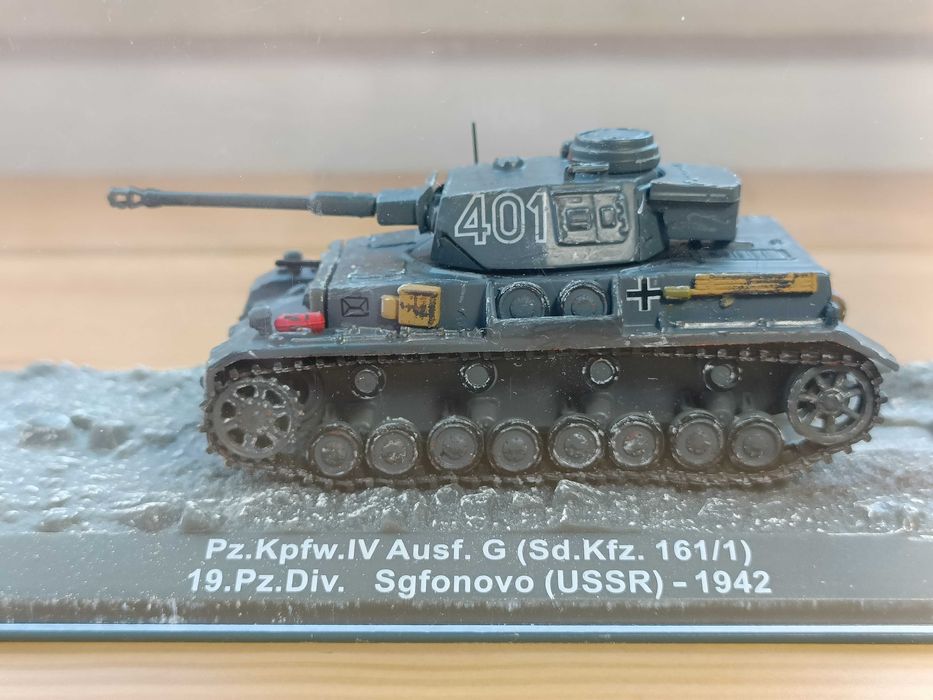 Modelo Pz Kpfw VI Ausf.G 1/72