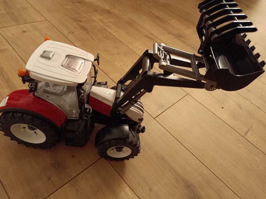 Traktor Bruder Steyr