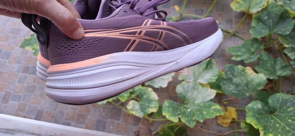 Ténis corrida ASICS como novos 38