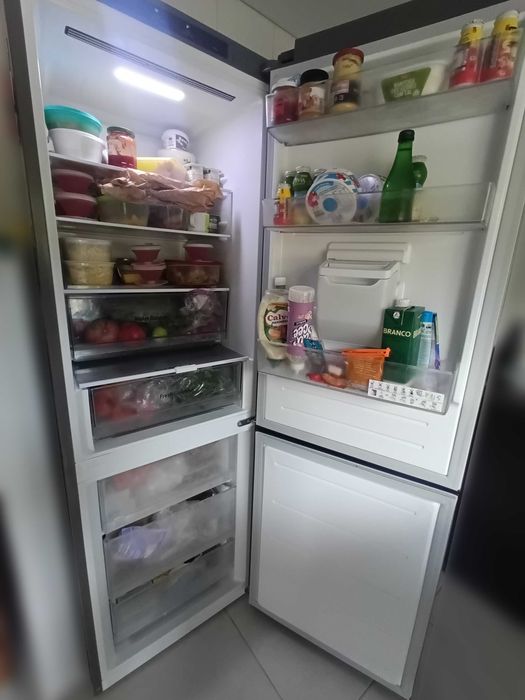 Frigorífico Combinado LG No Frost (Comprado em Março + Extensão de Garantia!)
