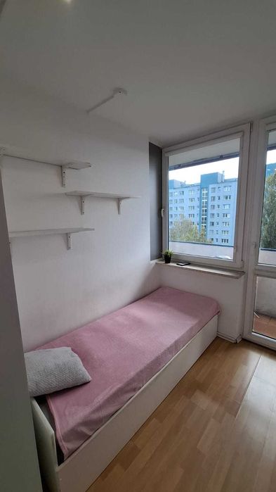 Pokój w 4 pokojowym mieszkaniu na Langego 6/Umowa do 31.12.2025/719