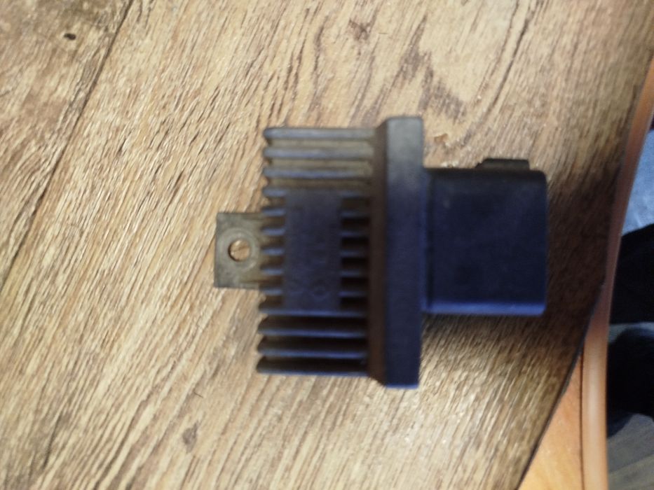 Релє свічей накалювання