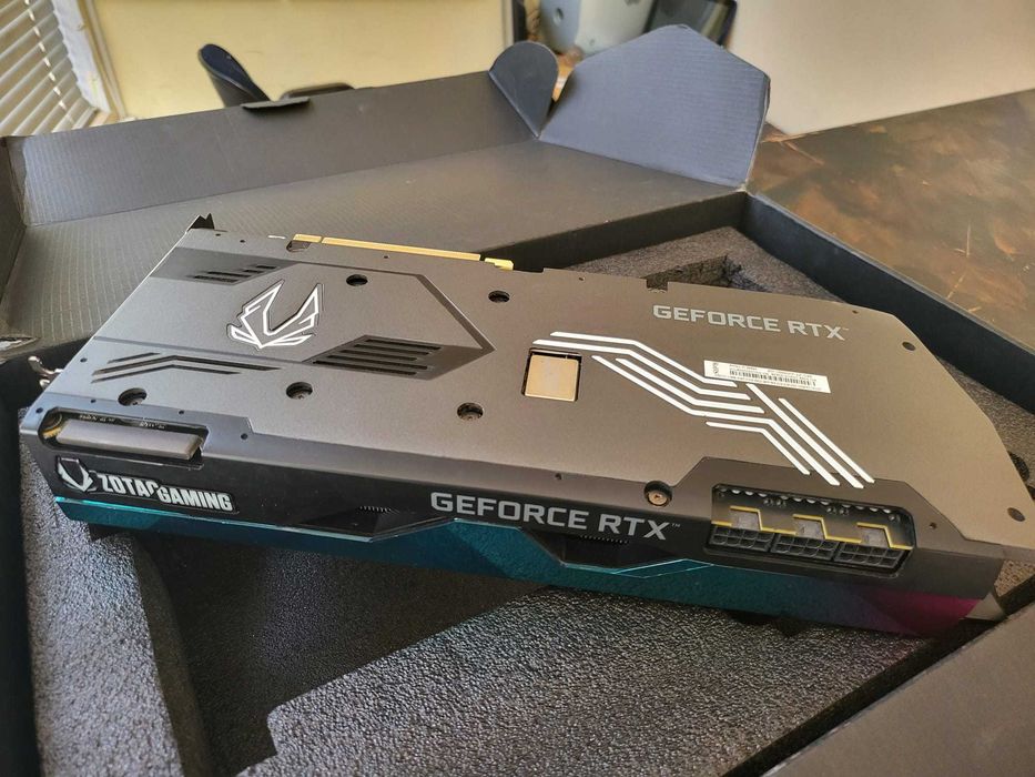 RTX 3090 Zotac Holo