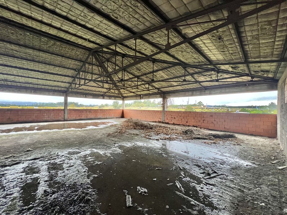Pavilhão / Armazém Pronto Acabar