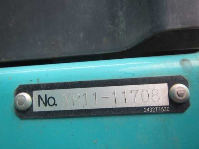 Гусеничний екскаватор Kobelco SK80UR-6E.