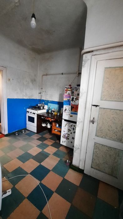 Продам 3-х комнатную сталинку. Центр. D E.