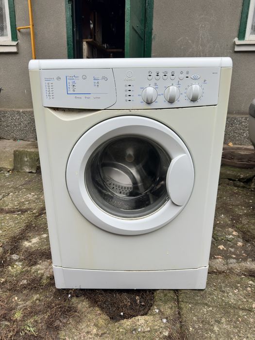 Пральна машина indesit