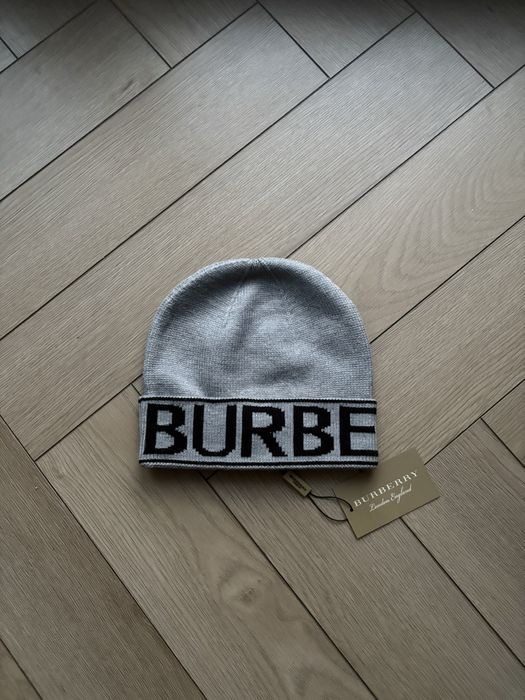 Szara czapka zimowa Burberry