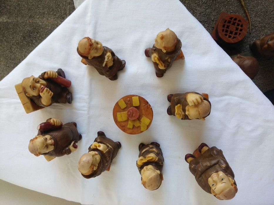 Estatuetas, Porta livros, Decoração