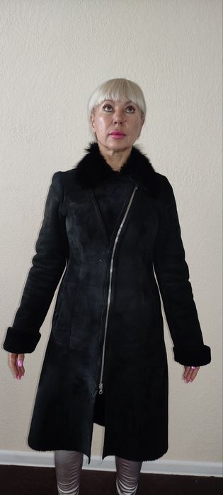 Продам ДУБЛЕНКУ НАТУРАЛЬНУЮ ,приталенная ,по колено,