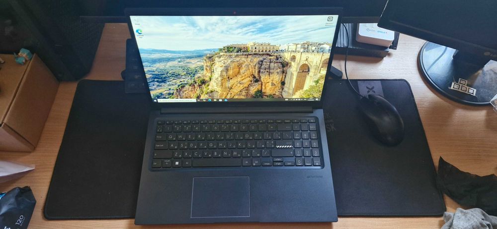 Ноутбук ASUS Vivobook 15 M1502YA-BQ325, Ryzen 5 7430U, 6 Ядер
