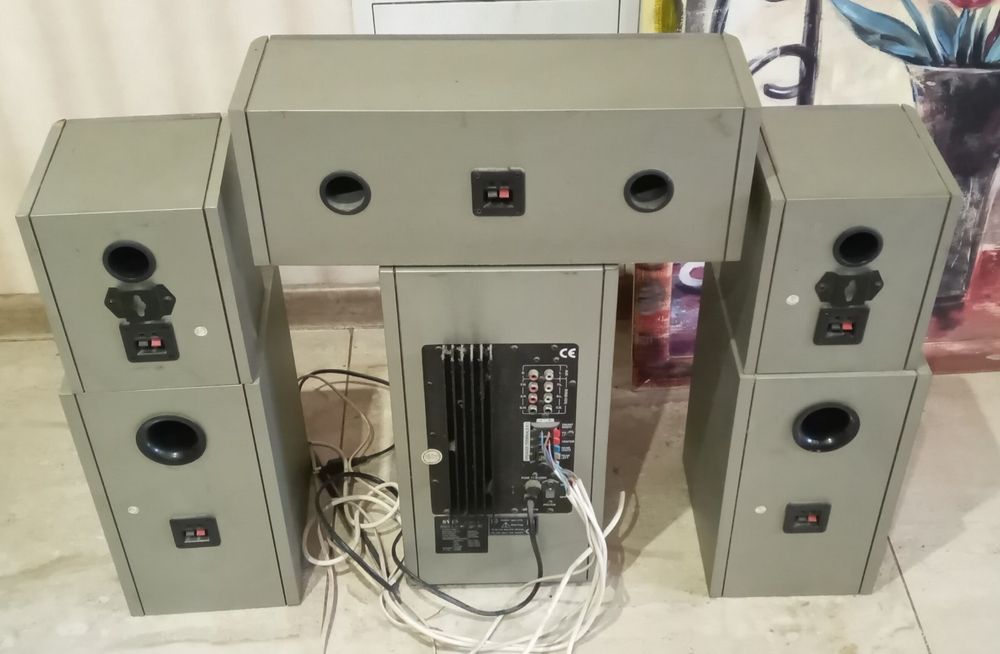 Акустична система.