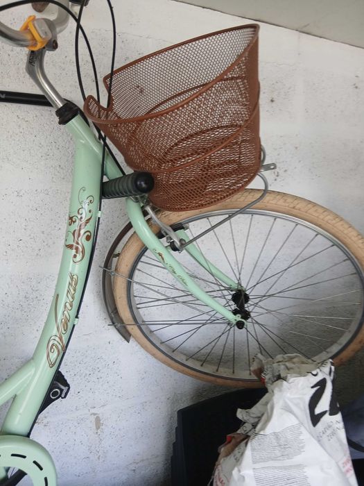 Vendo bicicleta de mulher como nova