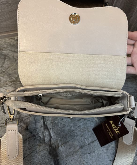 Жіноча сумка в бежевому кольорі, женская сумка