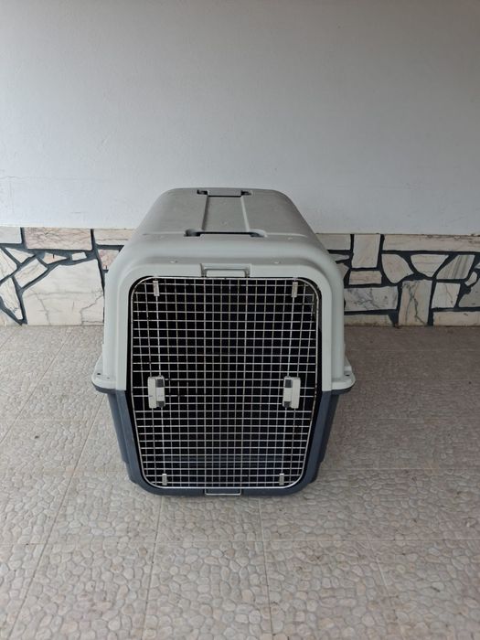 Caixa para transporte de cães