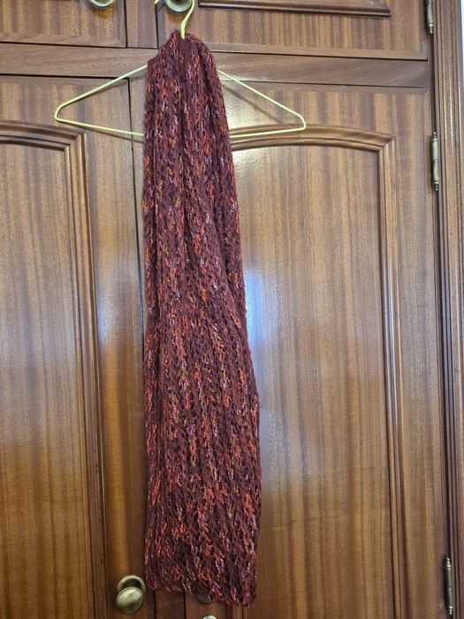 Gola  / cachecol em tons de bordeuax