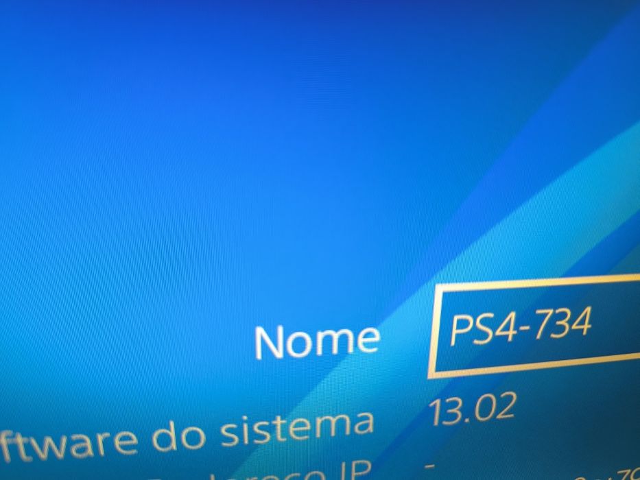 Consola PS4 com comando