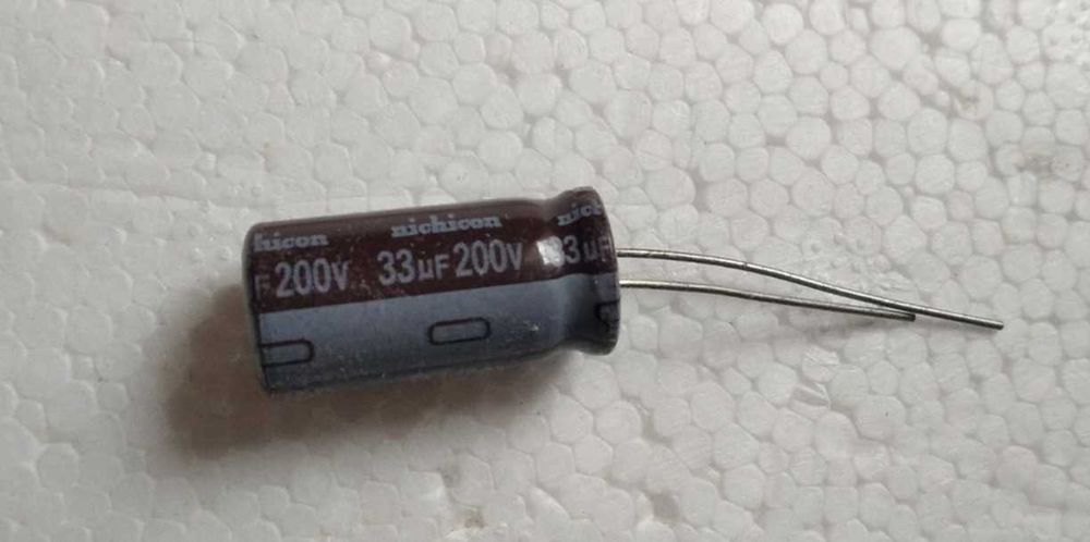 конденсатор 33uF 200V новый 2 шт