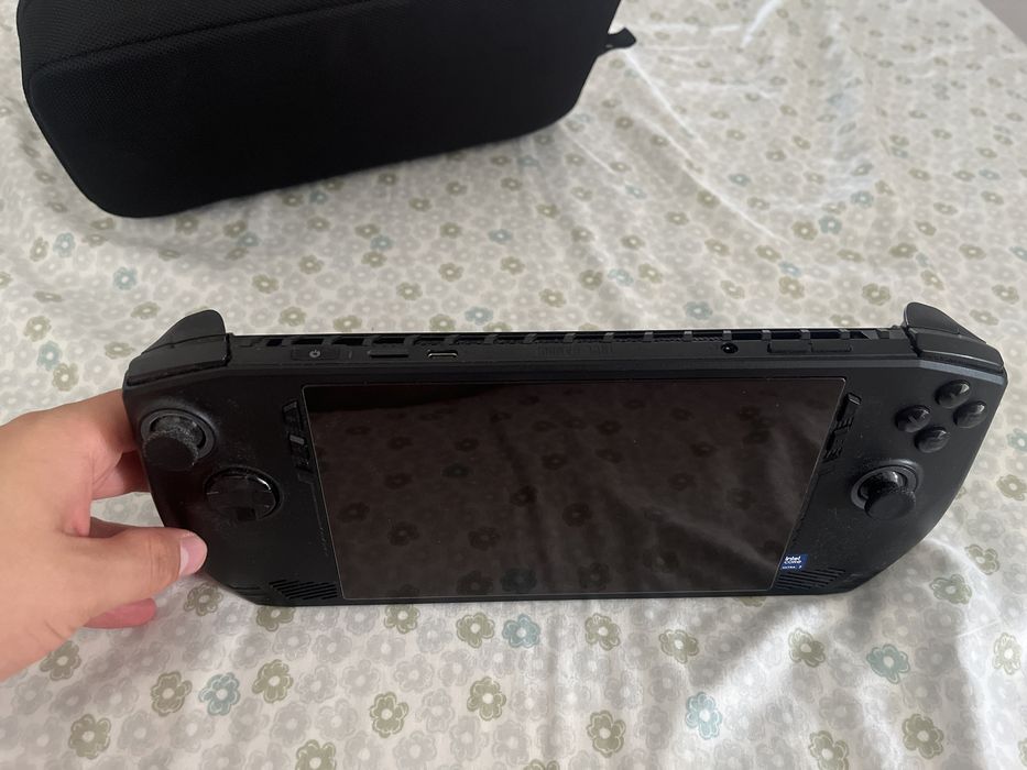 Msi claw com funda e dock