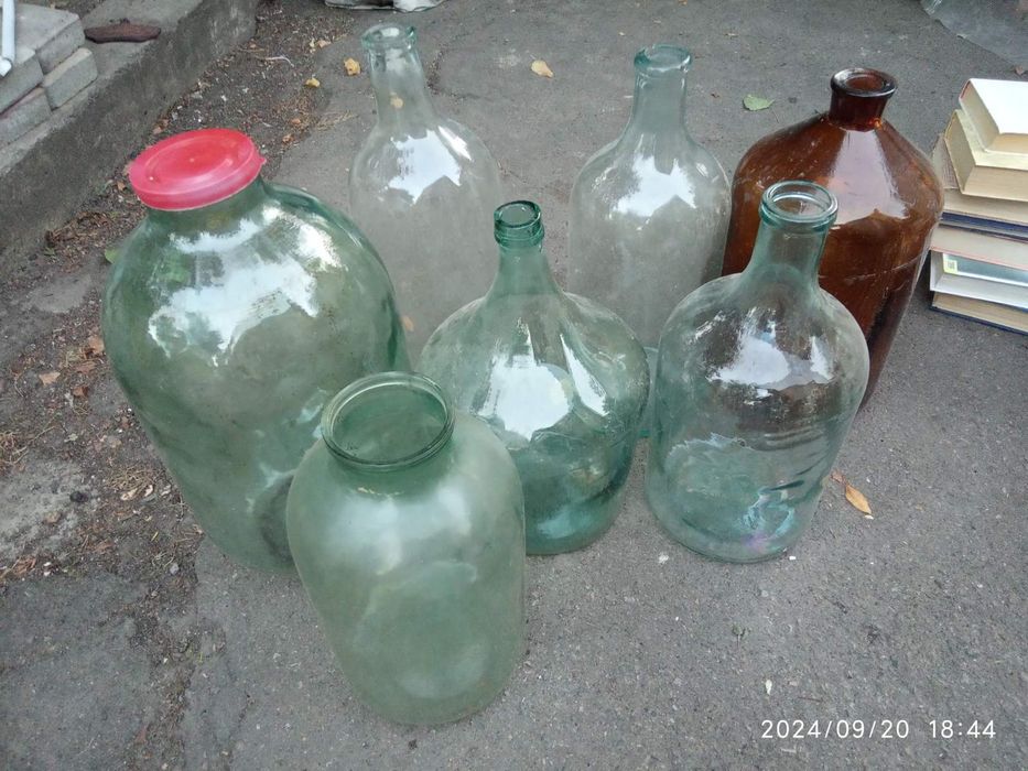 Бутыль(сулия) для вина.