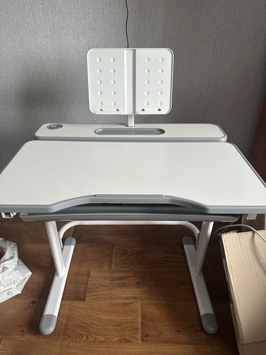 Дитяча парта Cubby