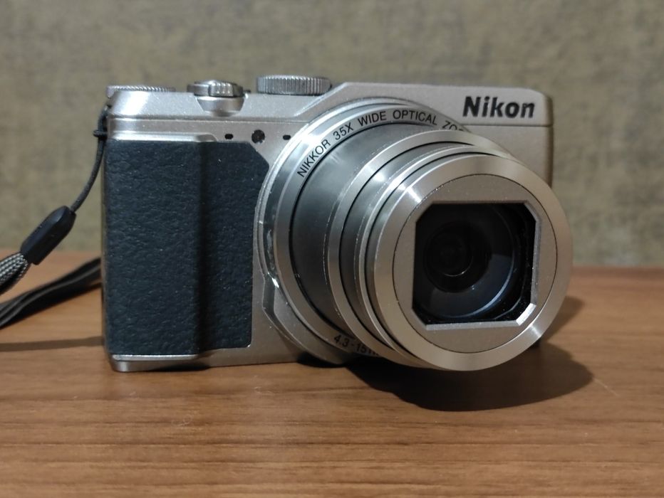 nikon coolpix s7000 - купити цифрові фотокамери - Ціна на OLX.ua