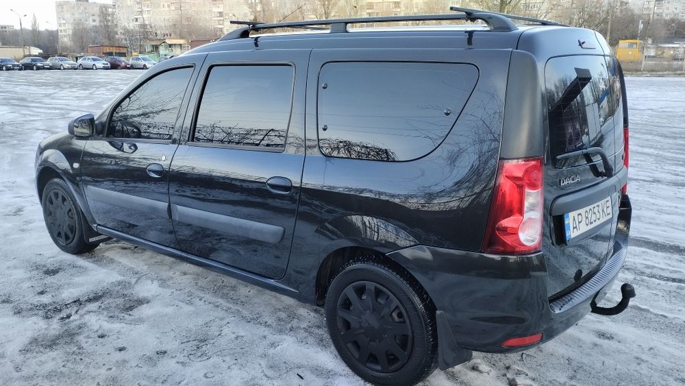 Дача логан мсв семьи мест