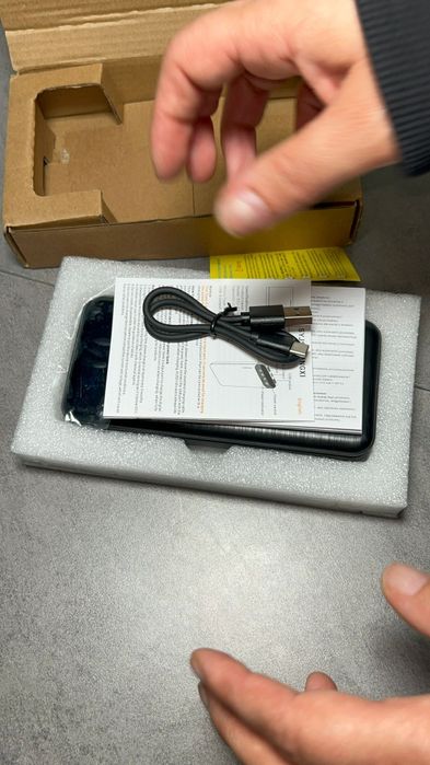 Bateria com capacidade de 20000mha composta por carbono