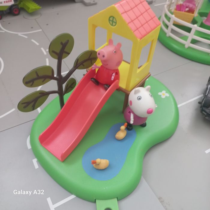 Świnka Pepa karuzela z dzwiekiem