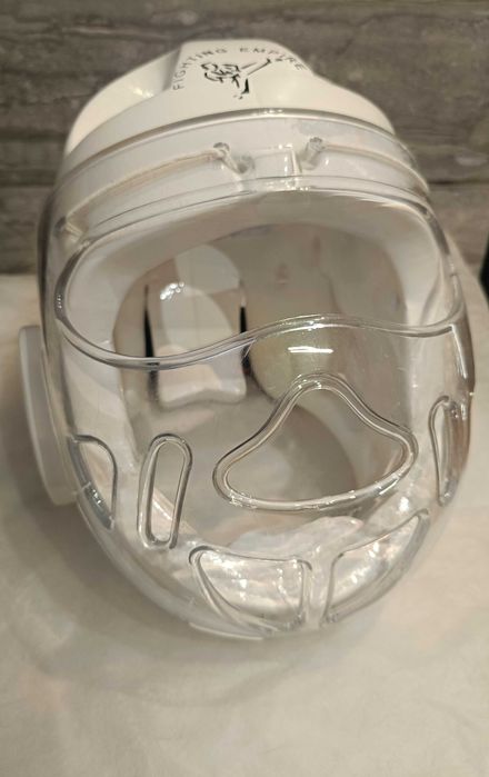 Kask do Taekwondo/Kyokushinkan z szybą Fighting Empire
